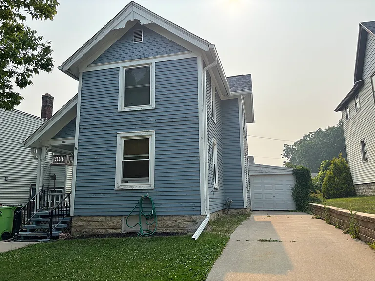 312 S Vita Ave — Photo 1