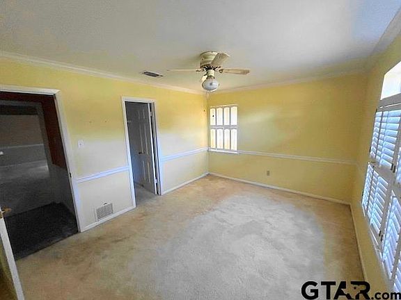 3rd image of 590 N Elm St