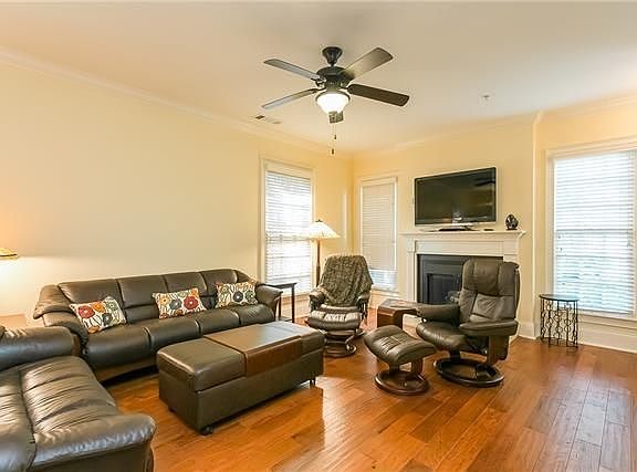 3rd image of 712 Grant Park Ct