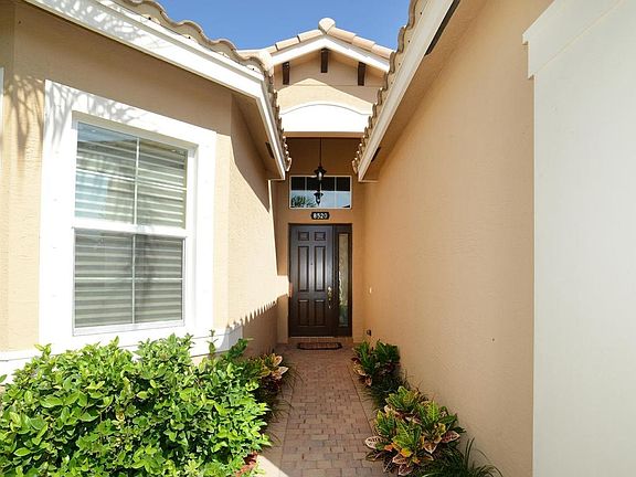 Home For Sale In Canyon Trails