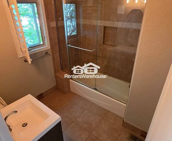 281 Himalaya Ave — Photo 17