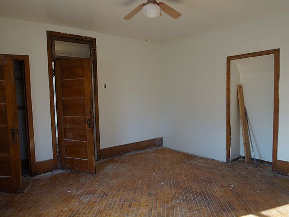 4th image of 608 Morgan St