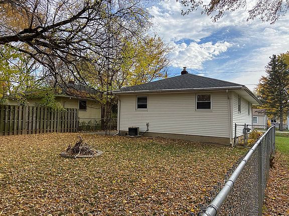 3rd image of 2311 Lincoln Manor Dr