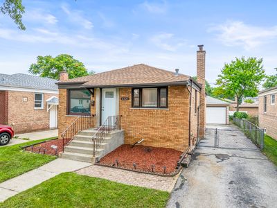 8821 S Troy Ave, Evergreen Park, IL, 60805