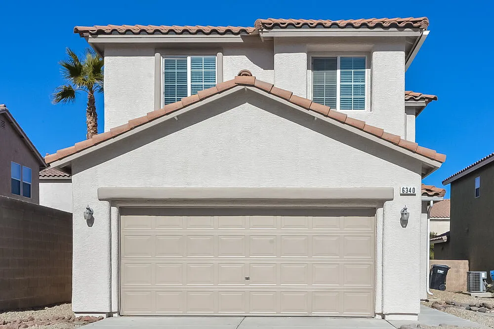 3 bed, 2.5 bath, 2021 sqft, $3,310 — Photo 1
