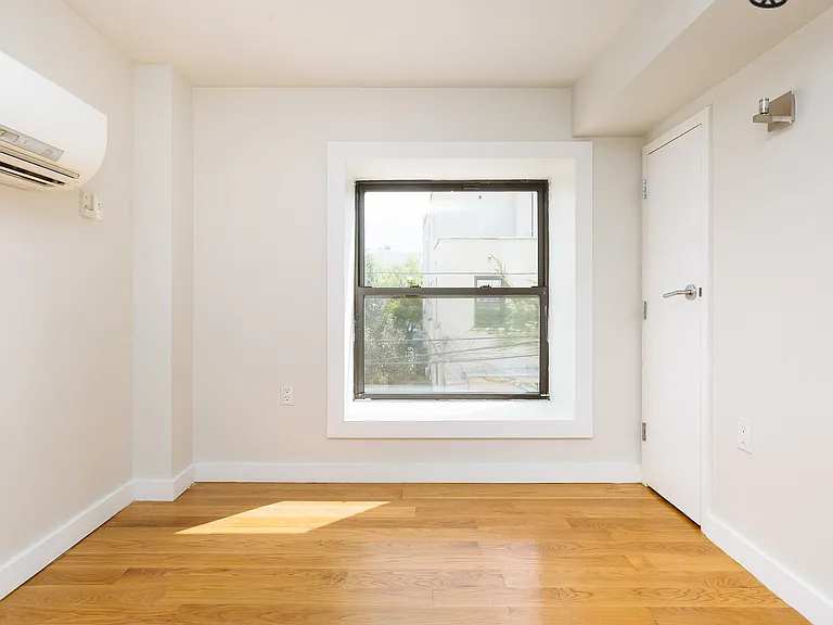 100 Dupont St #1G — Photo 13