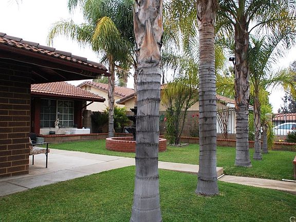 5th image of 23907 Dracaea Ave