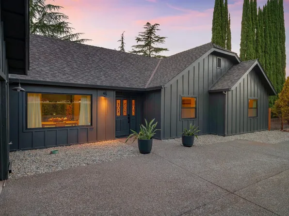 2876 Waverly Dr, Cameron Park, CA 95682