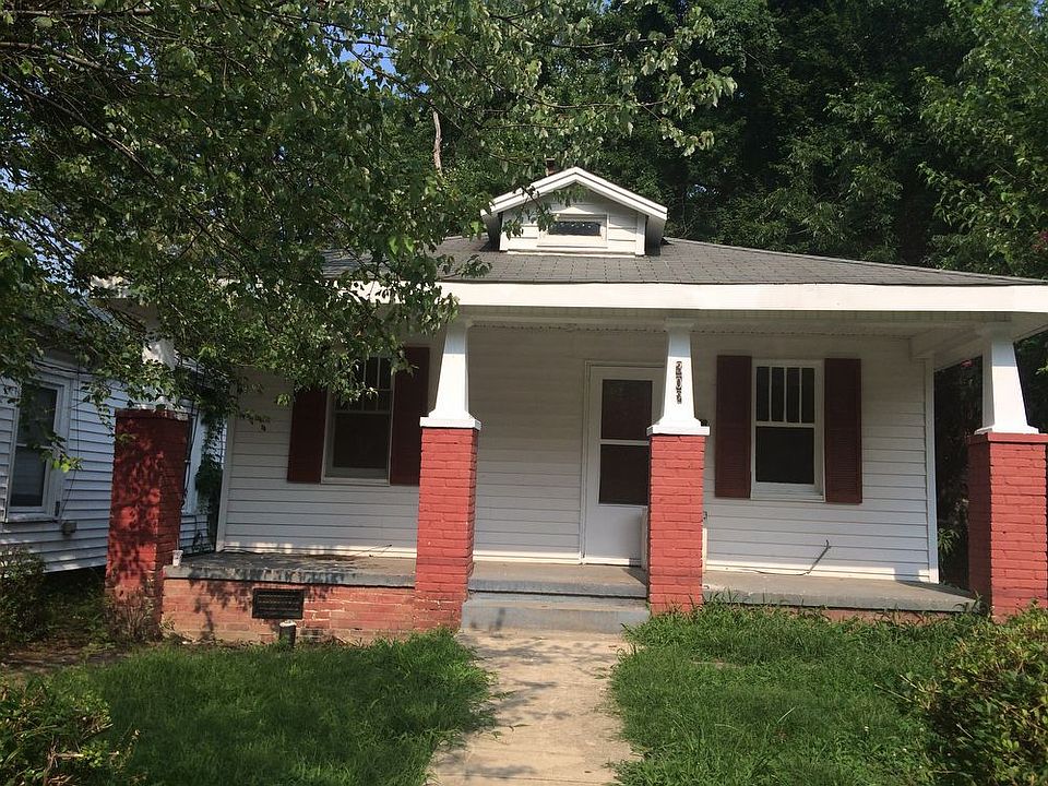 1st image of 302 Huffman St