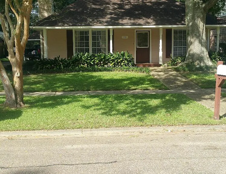 3924 Country View Dr — Photo 3