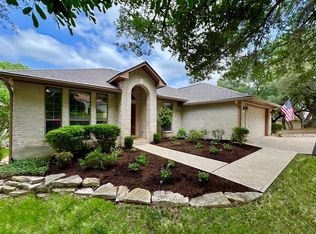 208 E Creekview Dr, Fredericksburg, TX 78624
