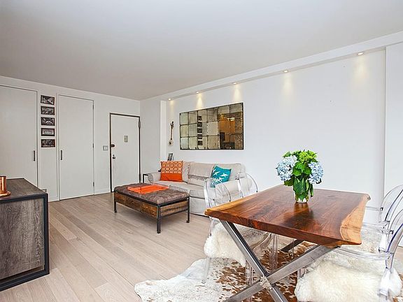 2nd image of 10 W 15th St APT 1102