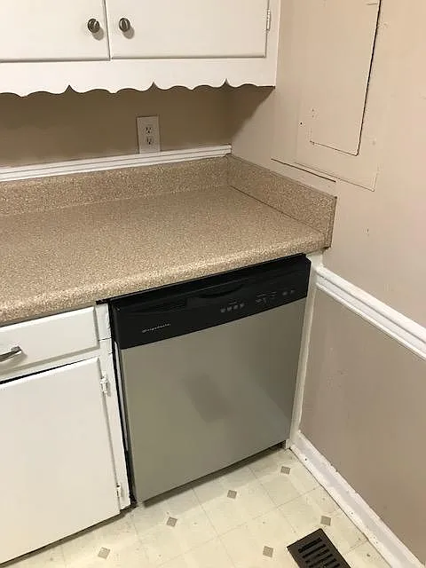 3 bed, 1280 sqft, $1,500 — Photo 4