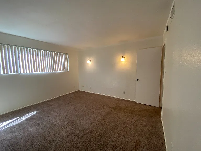 21000 Parthenia St #2 — Photo 11