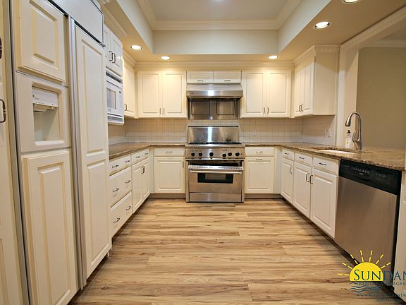 5th image of 53 Yacht Club Dr NE Unit 3
