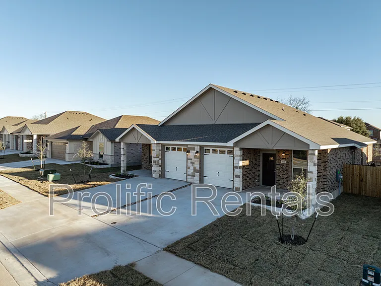 5200 Rose Garden Loop #1 — Photo 6