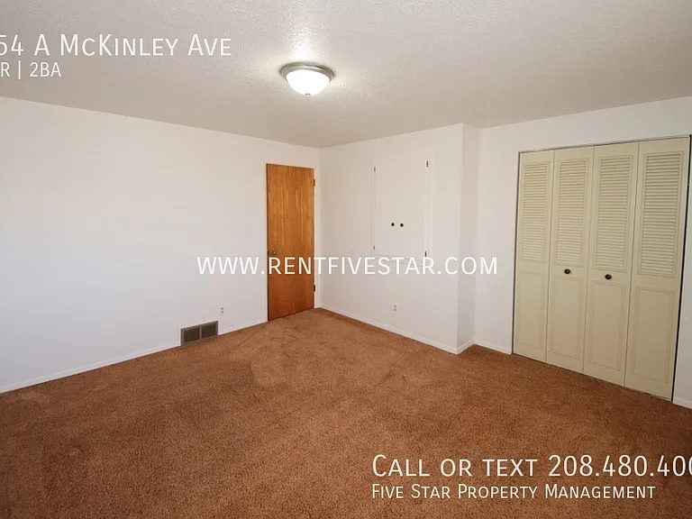 954A McKinley Ave — Photo 7