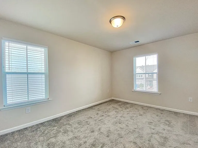 395 Glen Clova Dr — Photo 13