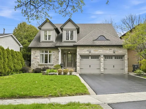 768 Duchess Dr, Mississauga, ON L4Y 1H7