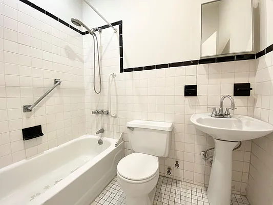 Rented by Bond New York | media 5