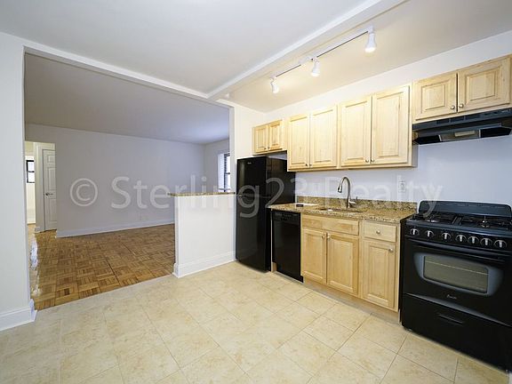 4th image of 7906 35th Ave APT 1M