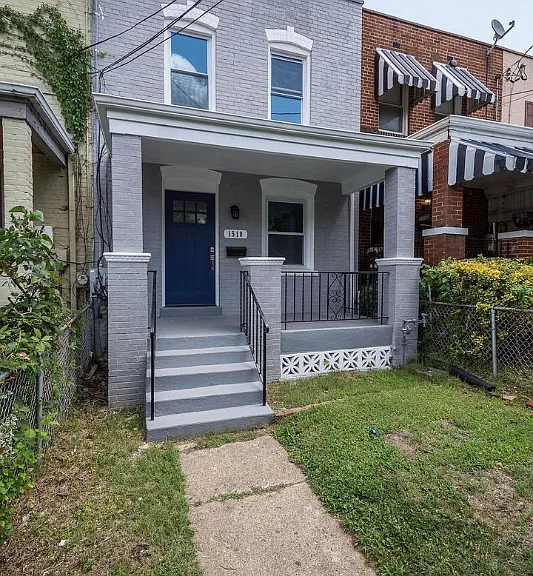 1510 Howard Rd SE — Photo 1