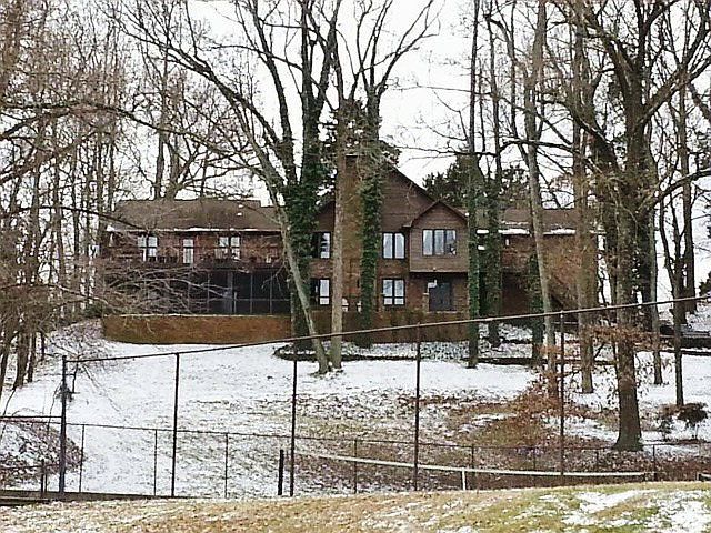 1st image of 2 Hilltop Dr