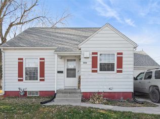 3718 C Ave NE, Cedar Rapids, IA 52402