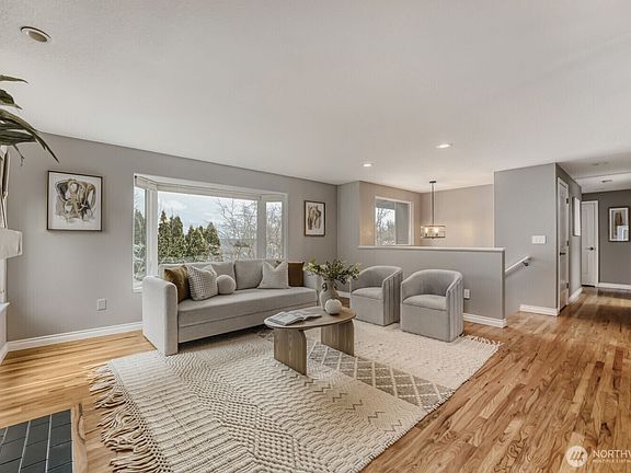 3rd image of 7927 5th Avenue SW