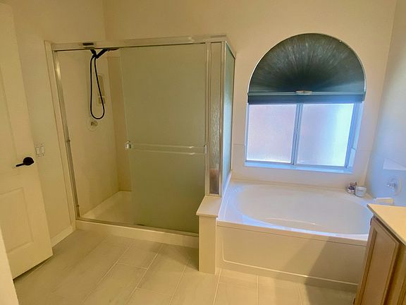 Primary bedroom ensuite bathroom