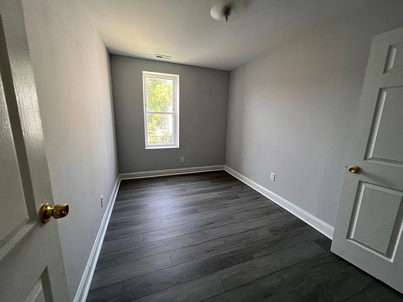 4th image of 1006 S 52nd St #62R