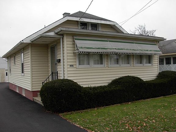 3rd image of 405 E 8th St
