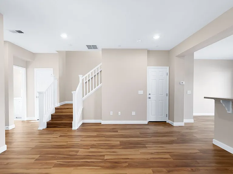 13543 E Longview Ave — Photo 10