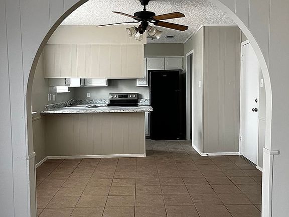 3rd image of 3872 Honeysuckle Ln