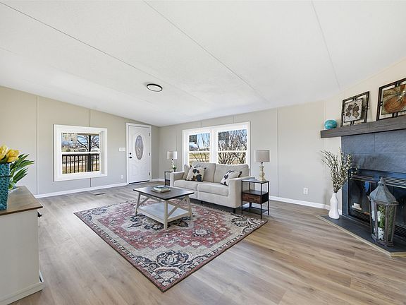 4th image of 461 Lange Way