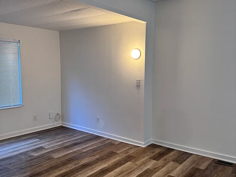 812 Blossom Dr — Photo 8