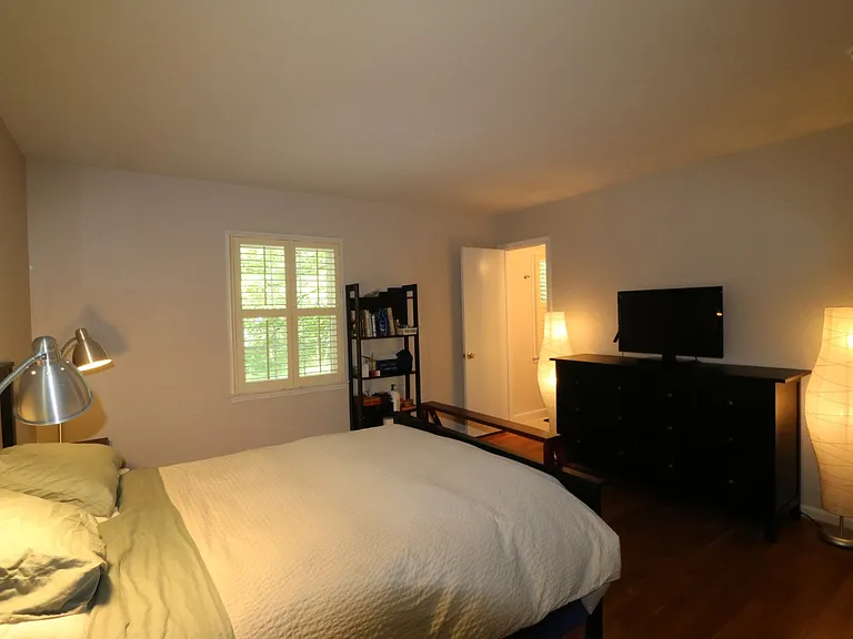 6703 Rannoch Rd — Photo 21