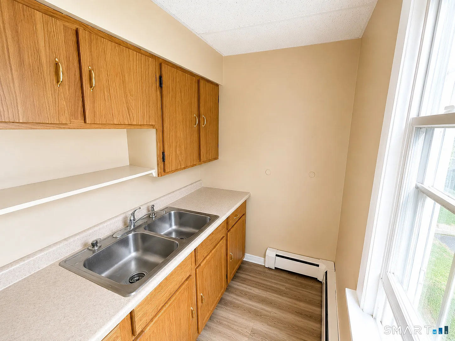 2 bed, 1.0 bath, 500 sqft, $1,300 — Photo 3