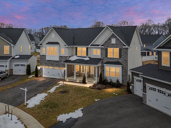 3rd image of 3322 Milkweed Ct