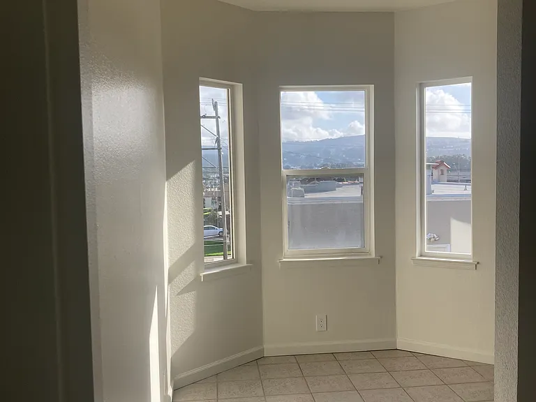 409 Orange Ave W — Photo 8