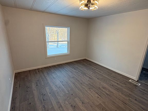 4th image of 2713 Jefferson Ct