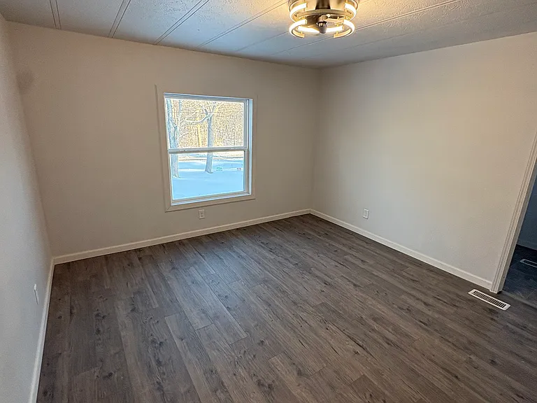 2713 Jefferson Ct — Photo 4