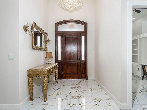 3rd image of 2806 Kingdom Dr