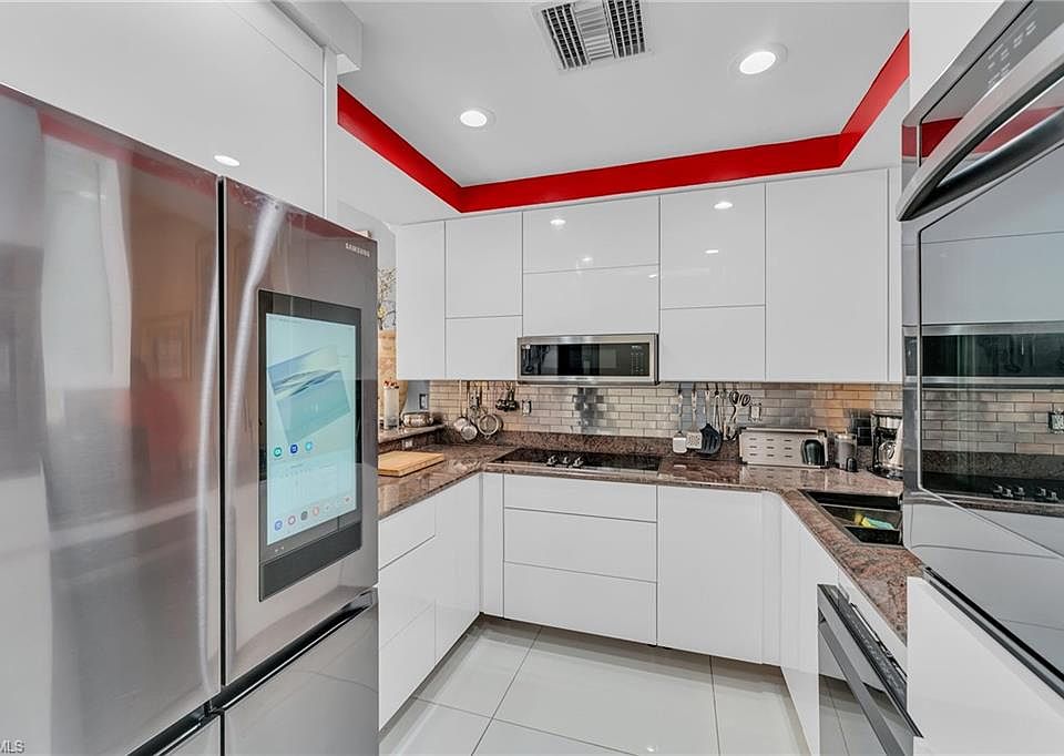1st image of 2080 W 1st St #W