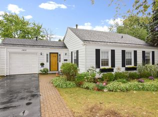 1451 Sycamore Ln, Northbrook, IL 60062