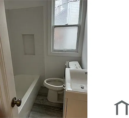 15011 Freeland St — Photo 15