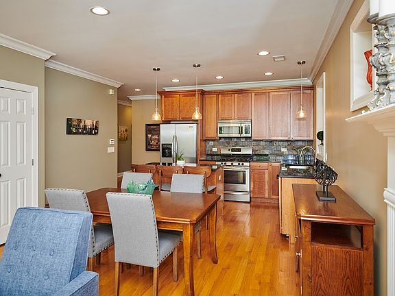 5th image of 6024 N Damen Ave #2N