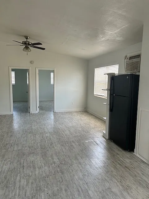 Building Photo - 6314 Park Blvd N #1