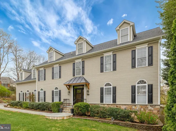 546 Malcolm Rd NW, Vienna, VA 22180