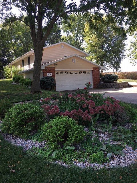 1st image of 109 Arbor View Ave